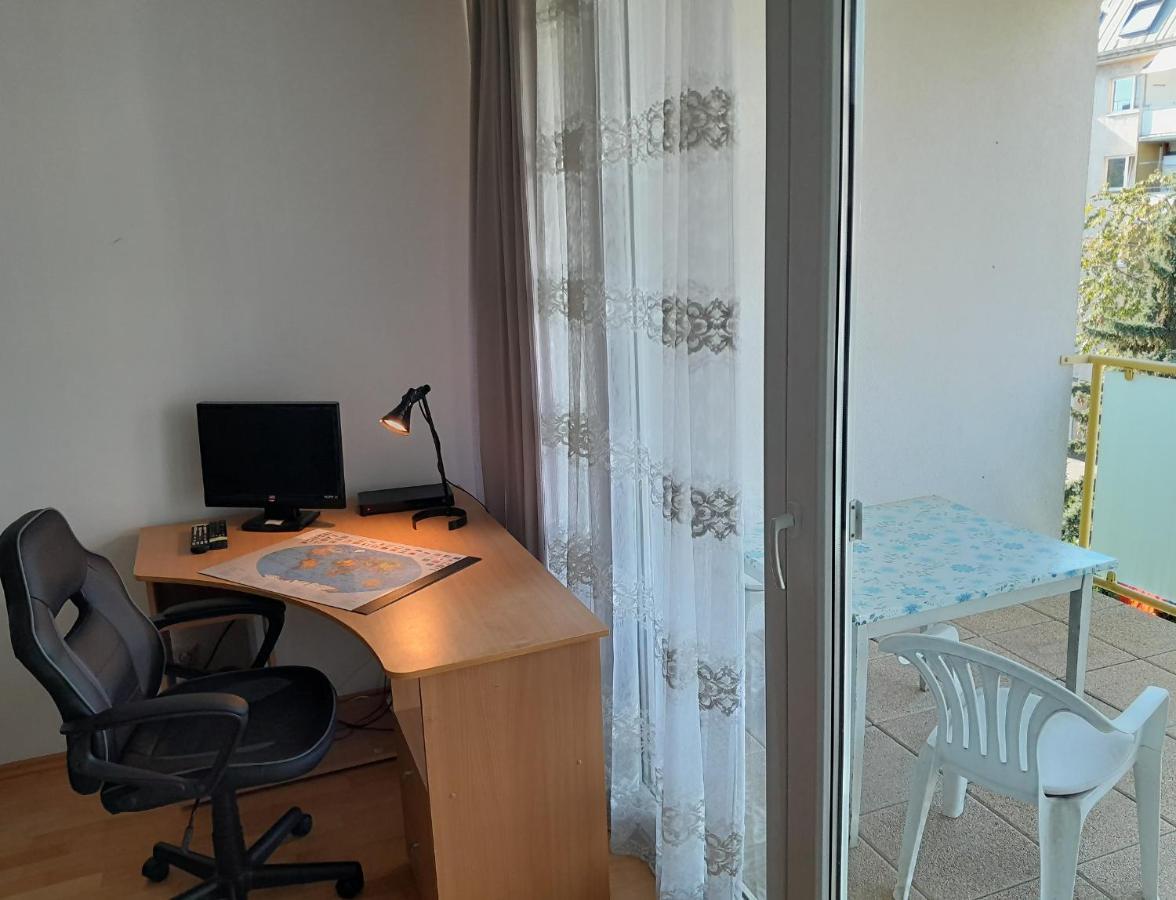 Serviced Apartment With Sunny Balcony Wien Exteriör bild